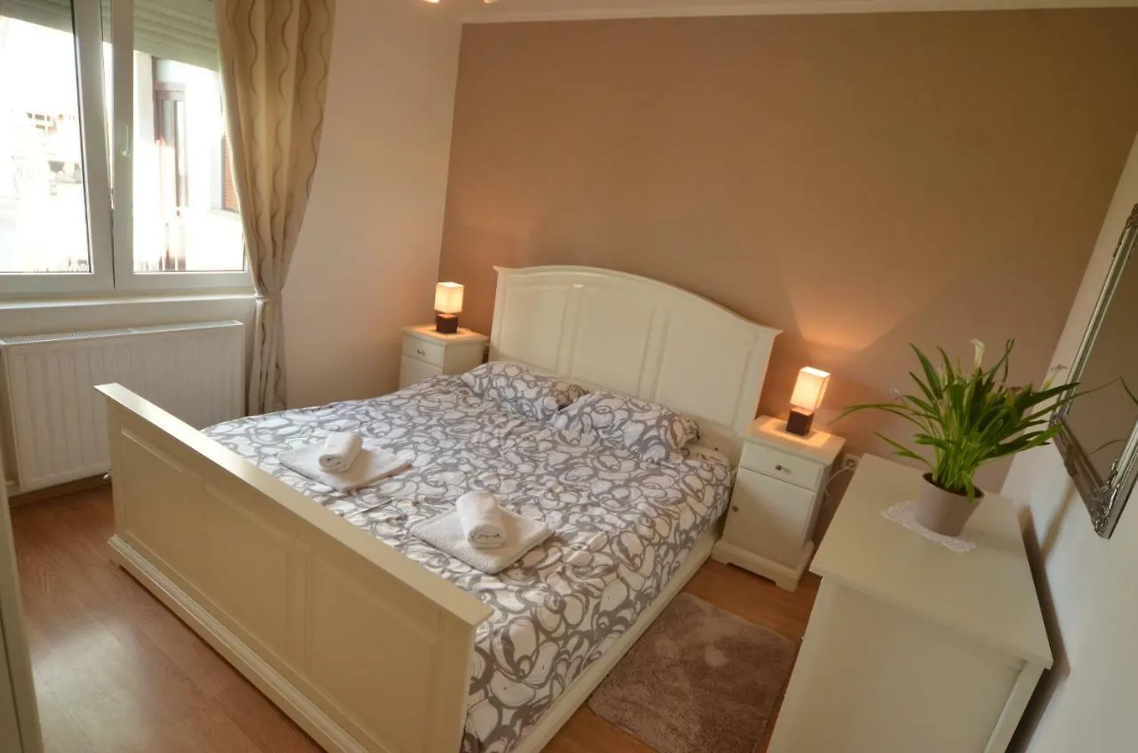 Anna'S Two Terrace Apartment Rovinj